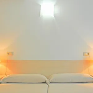 Albergue Residencia Universitaria Resa Sant Jordi, Tarragona